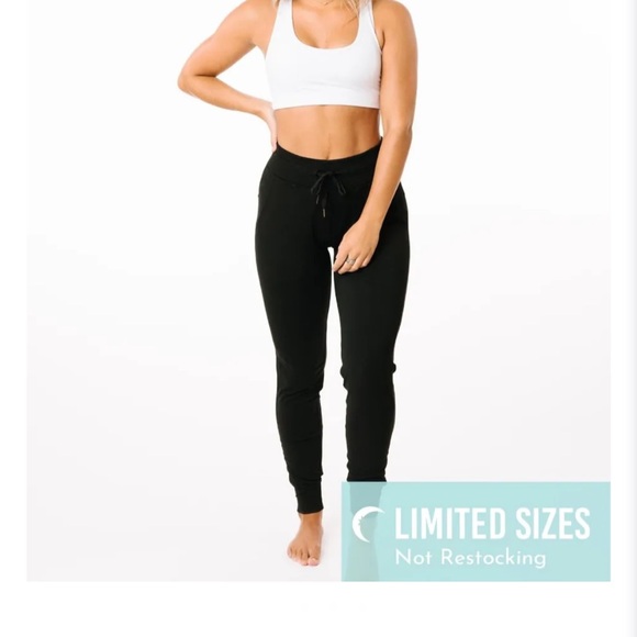 Zyia Ascend jogger Black - Picture 8 of 8